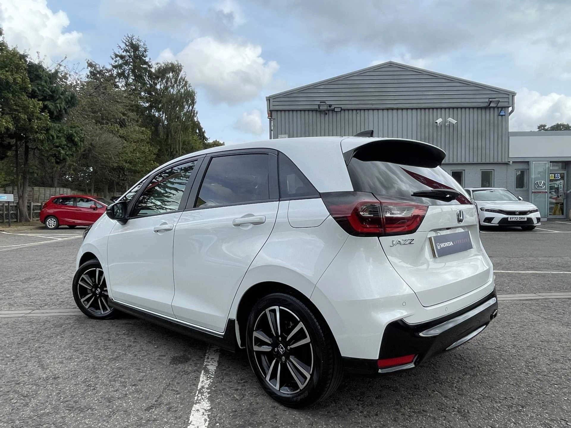 Vehicle image 4