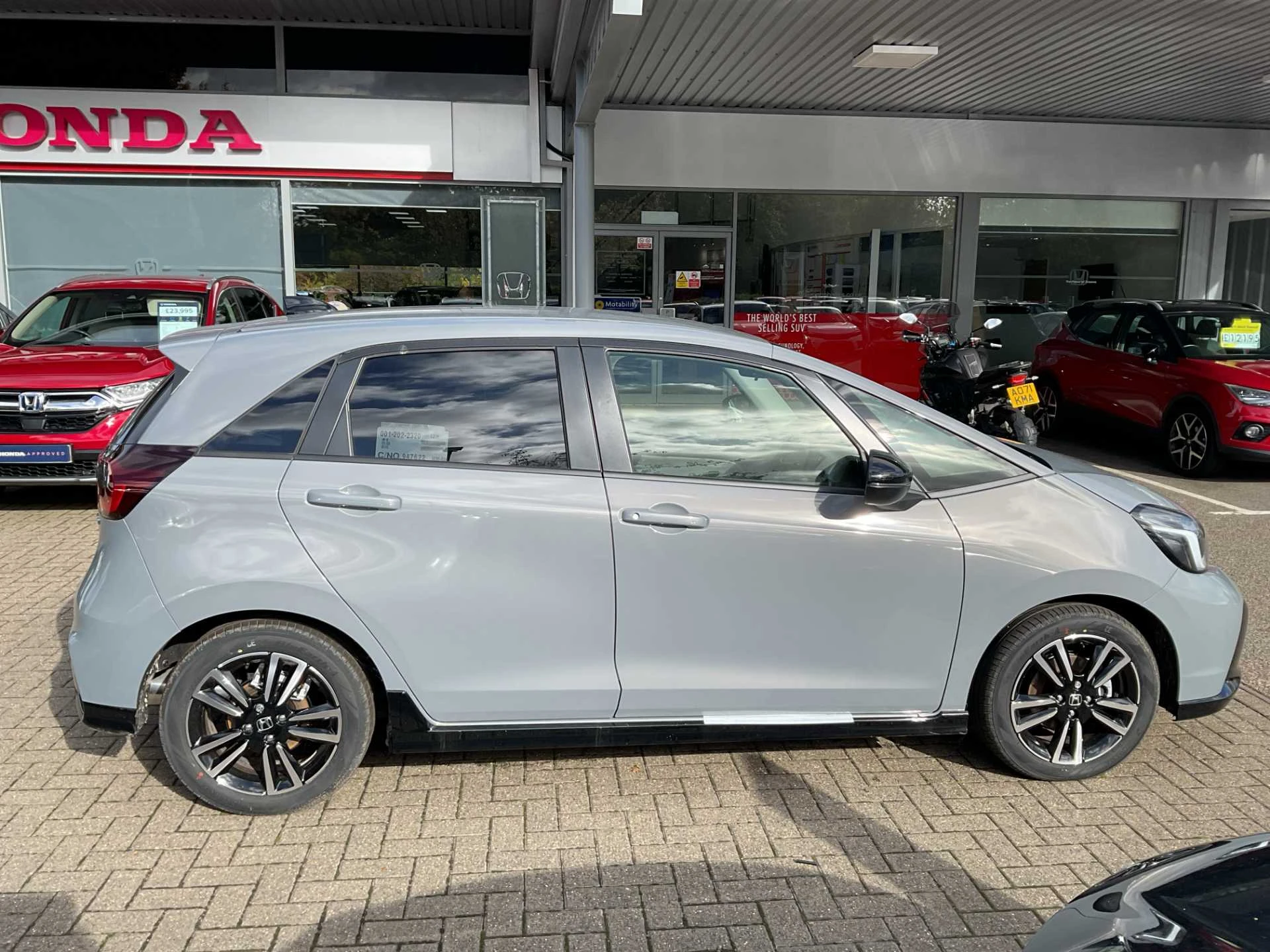 Vehicle image 5
