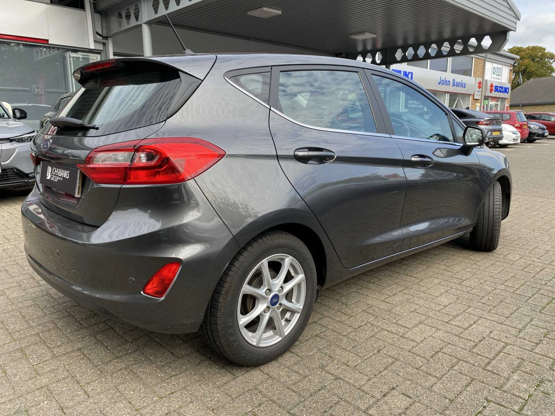 Vehicle image 7