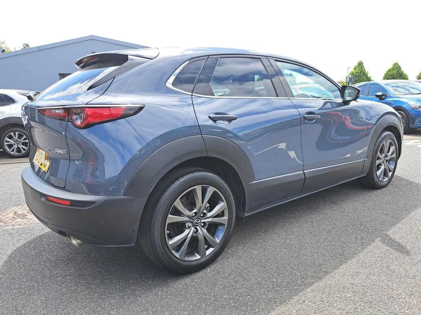 Vehicle image 7