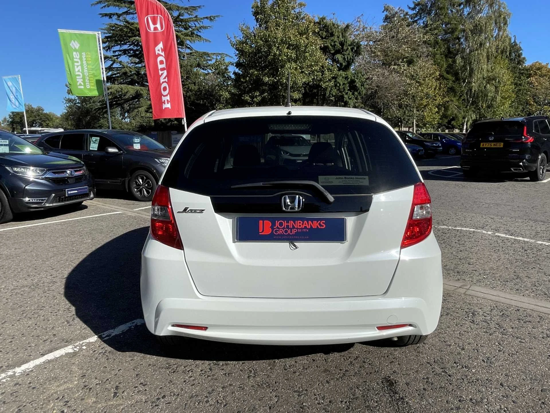 Vehicle image 7