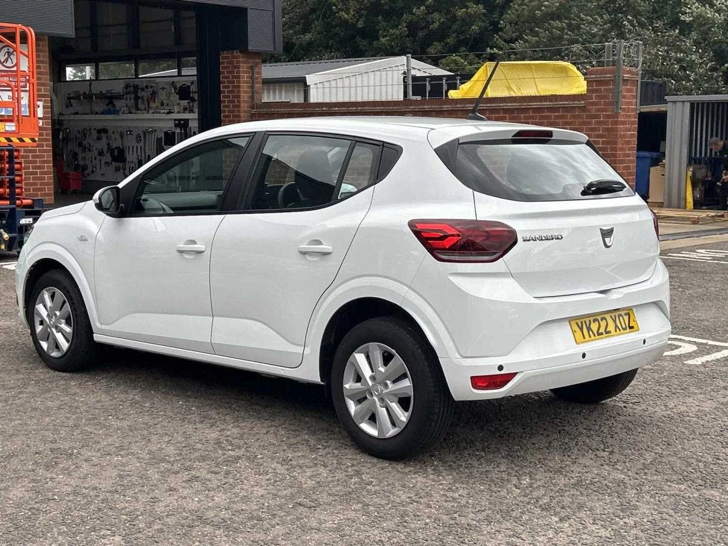 Vehicle image 3