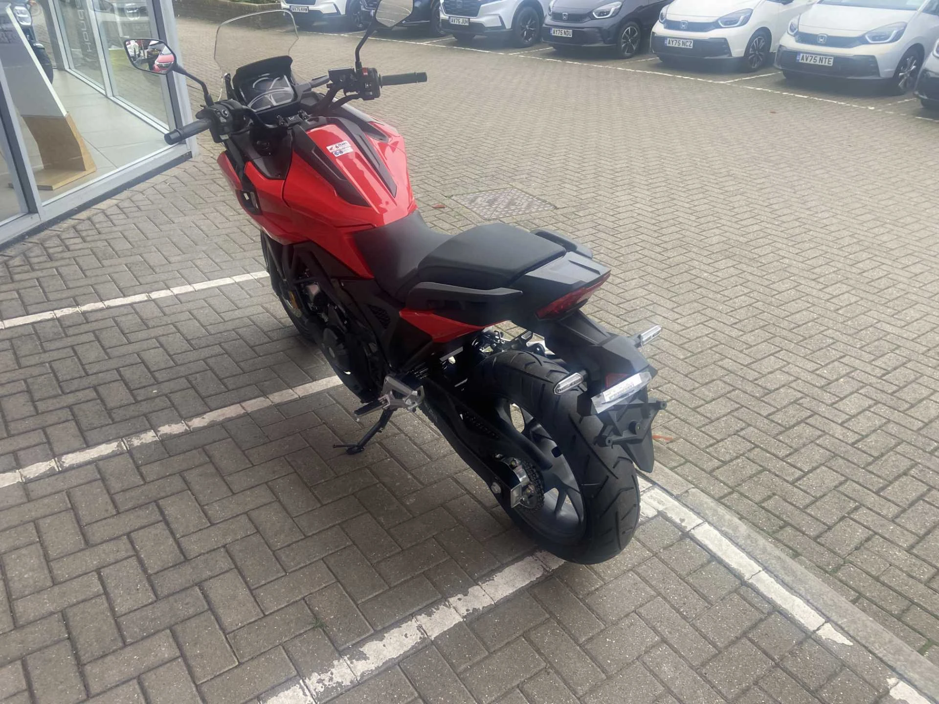 Vehicle image 4