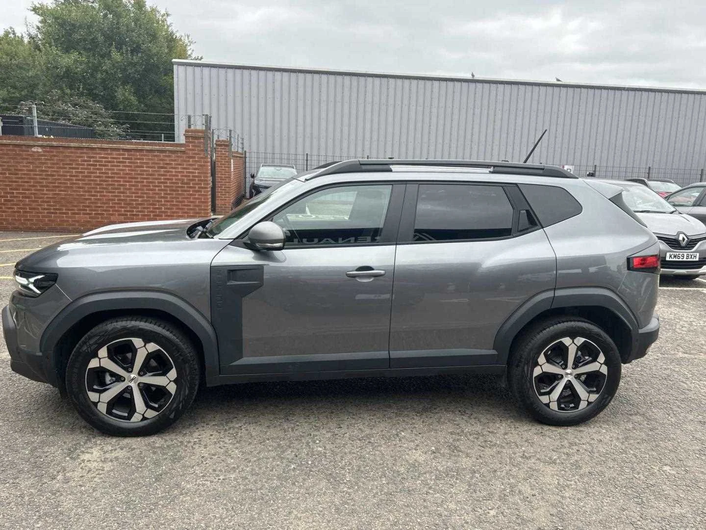 Vehicle image 7