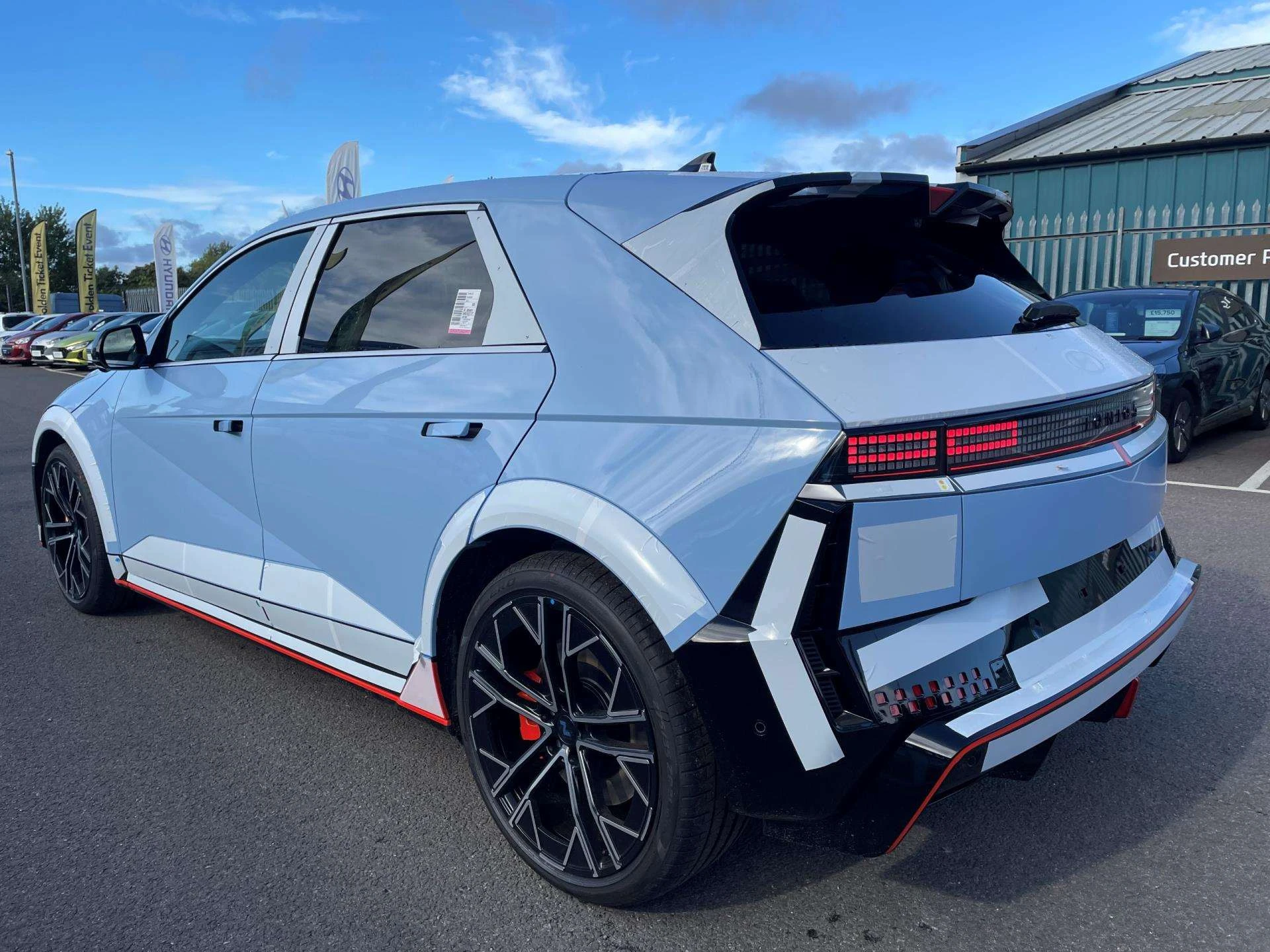Vehicle image 6
