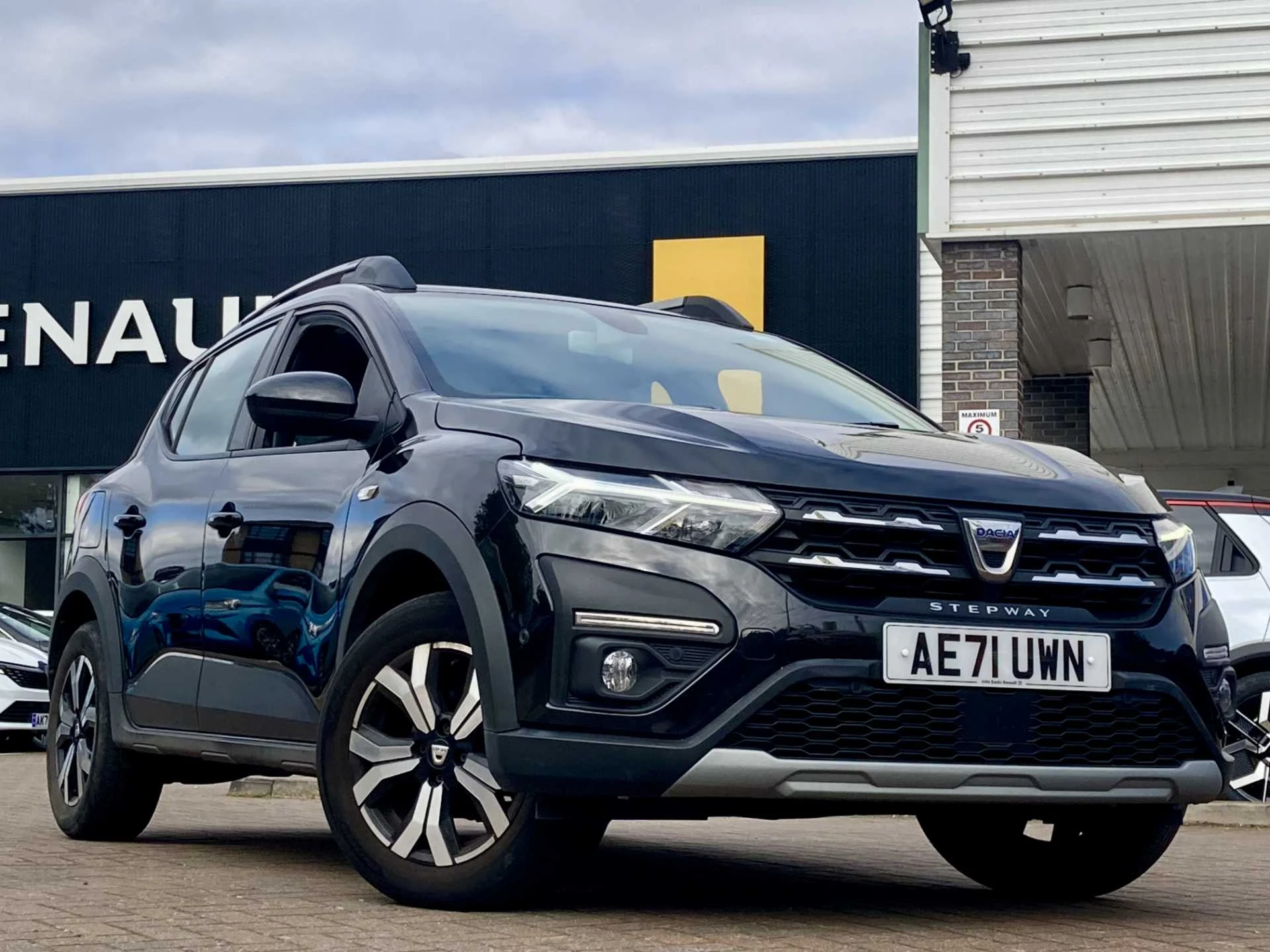Vehicle image 3