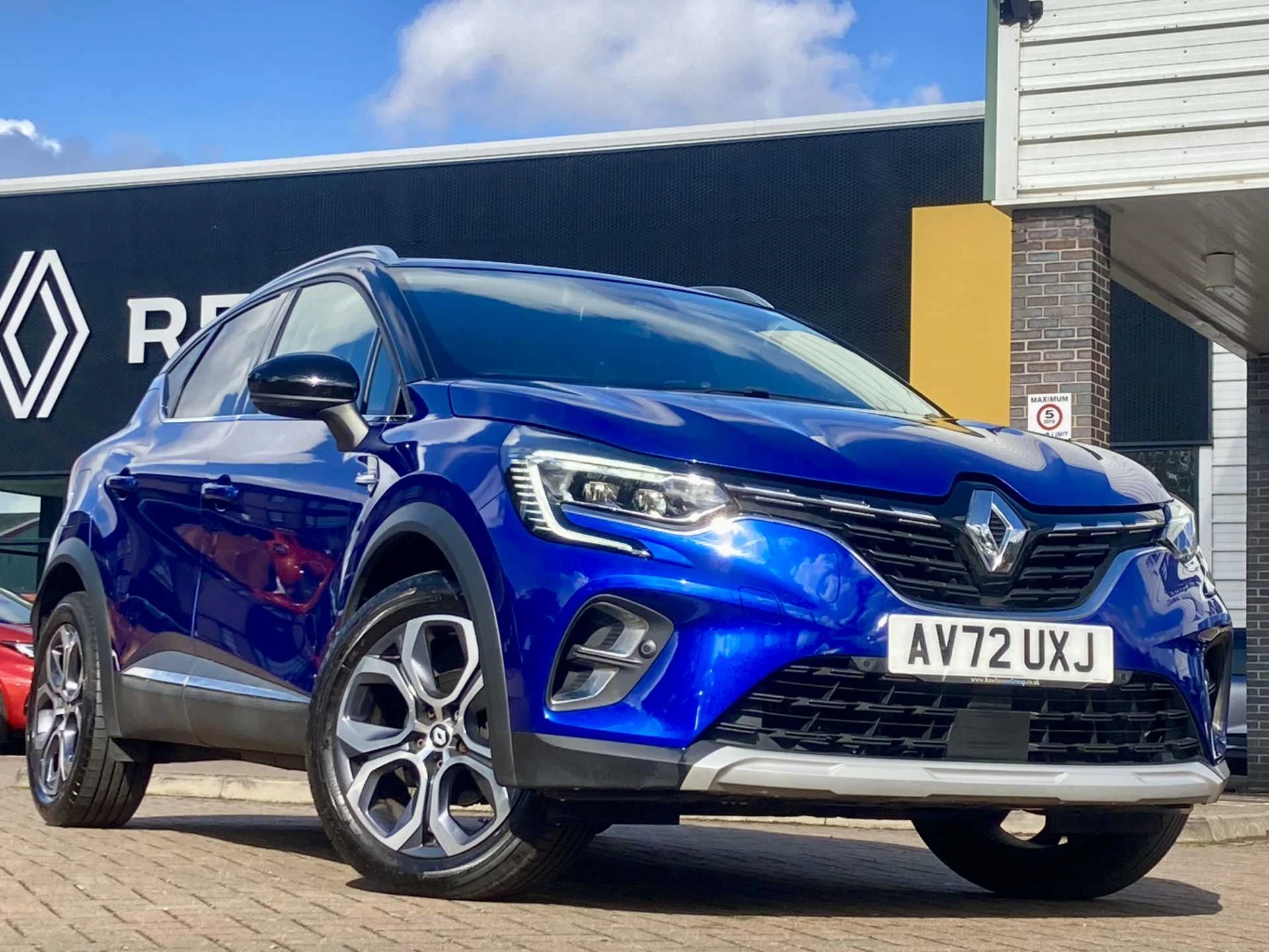 Vehicle image 3