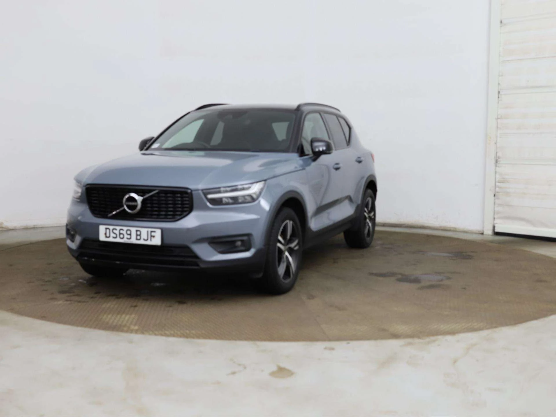 Vehicle image 3
