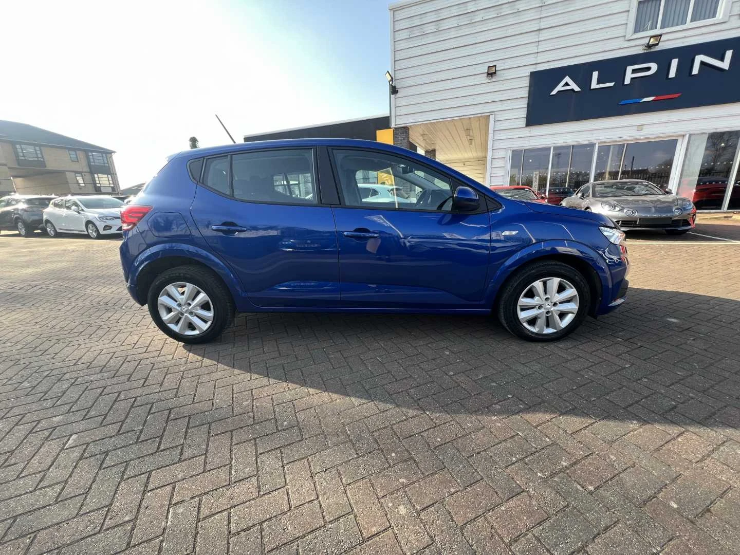 Vehicle image 4