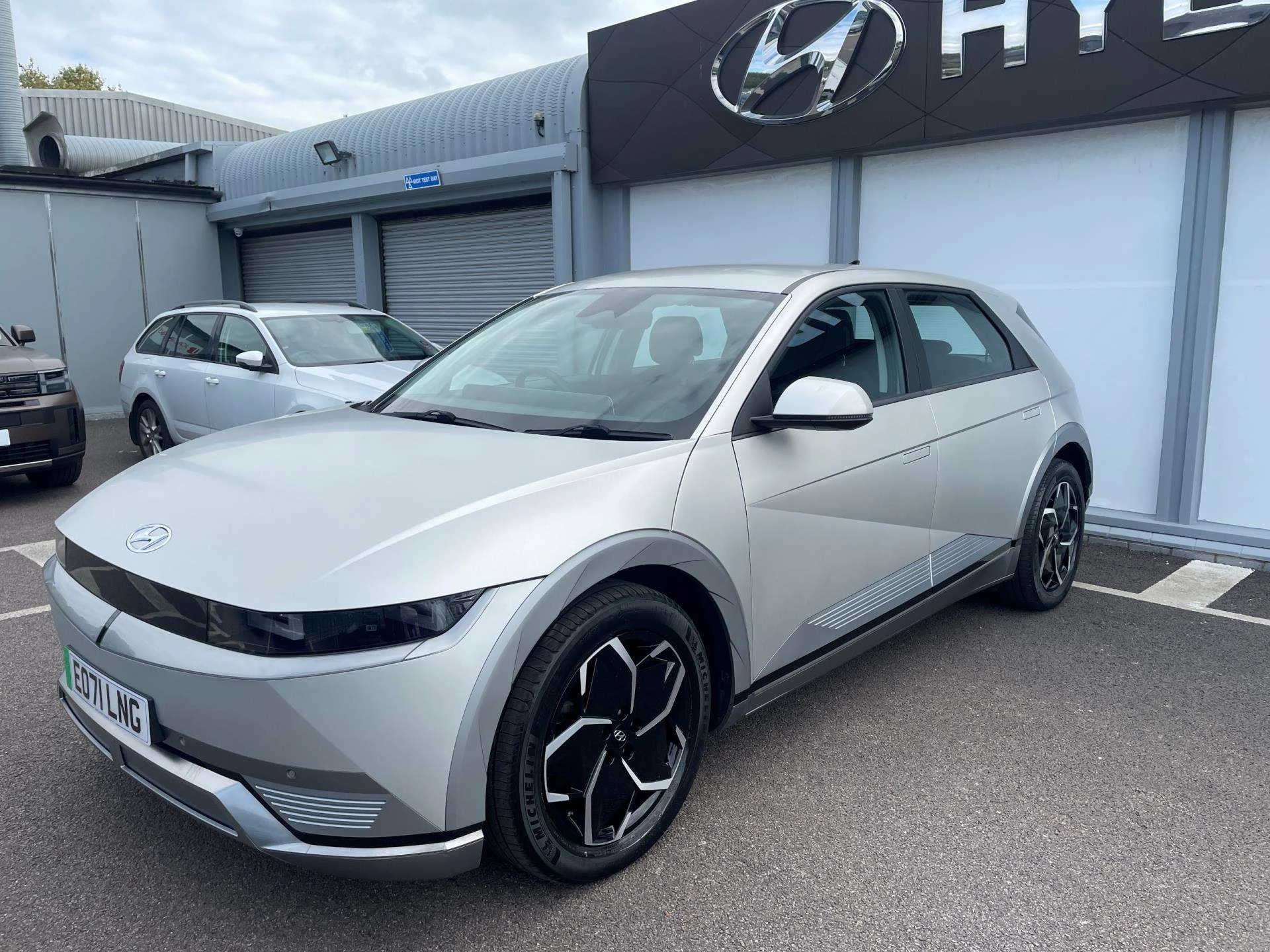Vehicle image 6