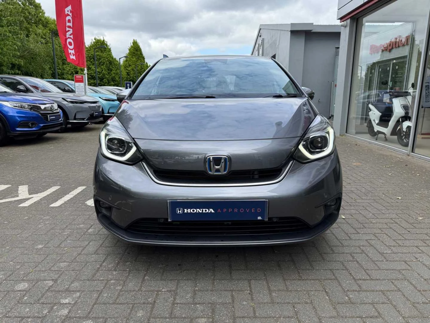 Vehicle image 6