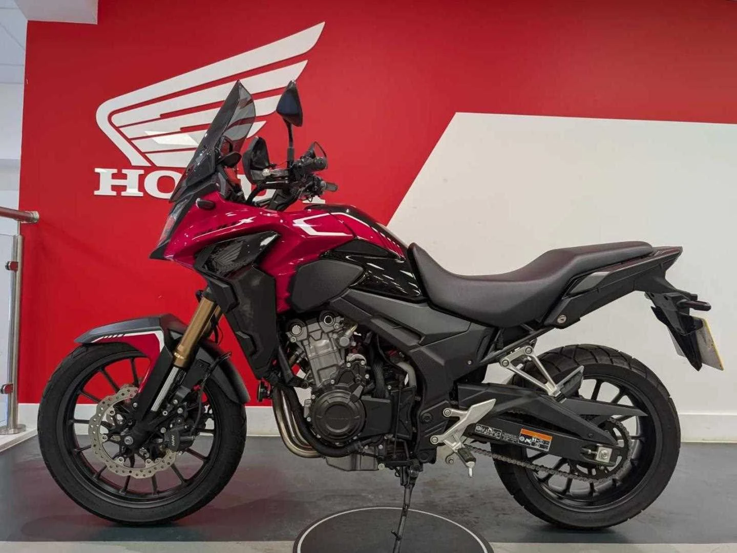 Vehicle image 6