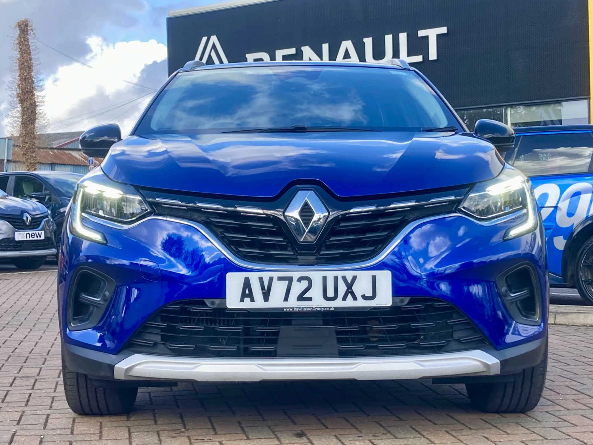 Vehicle image 5