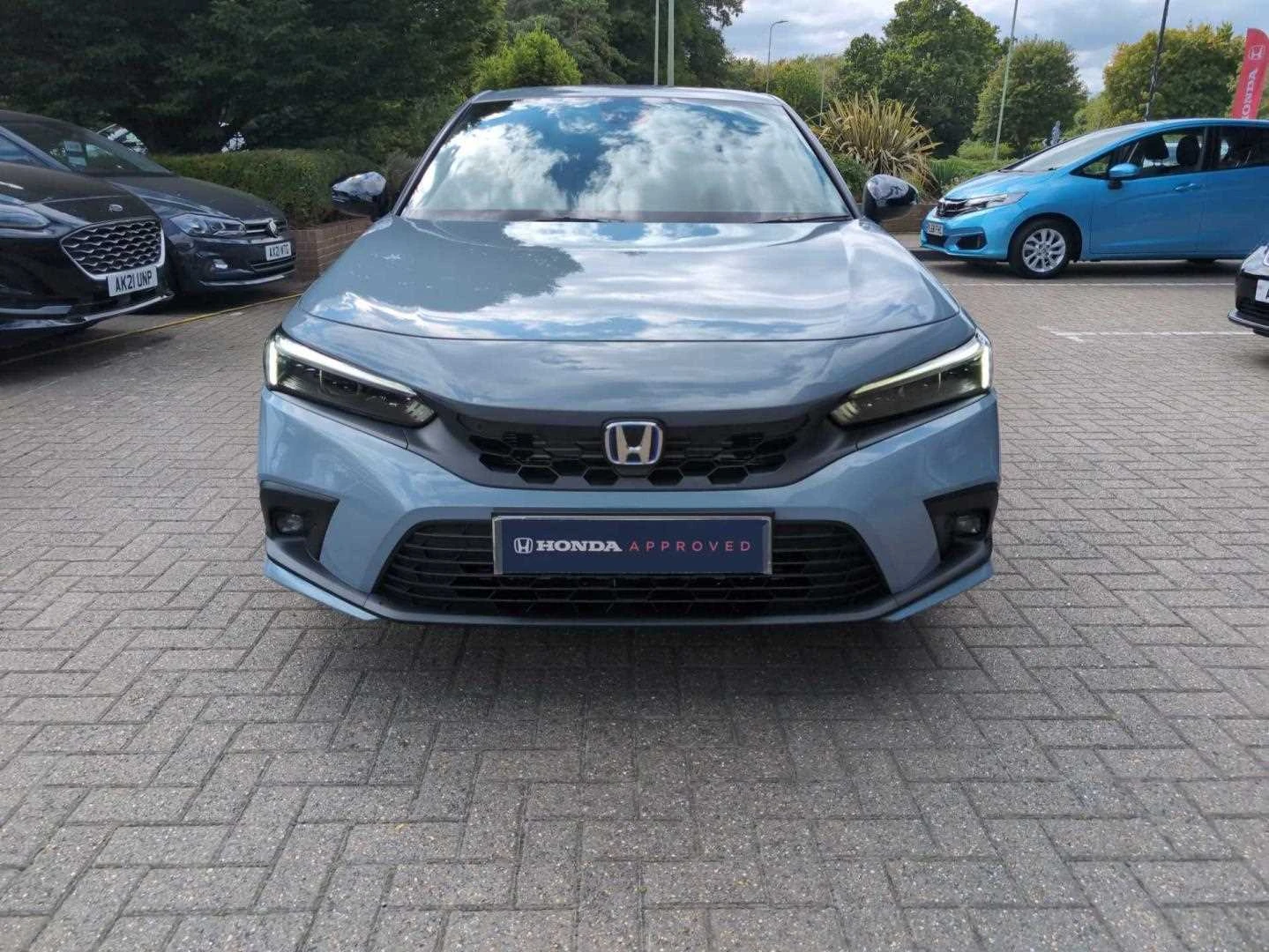 Vehicle image 6