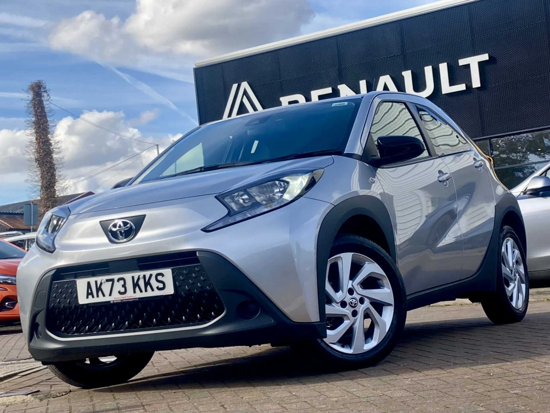 Vehicle image 5