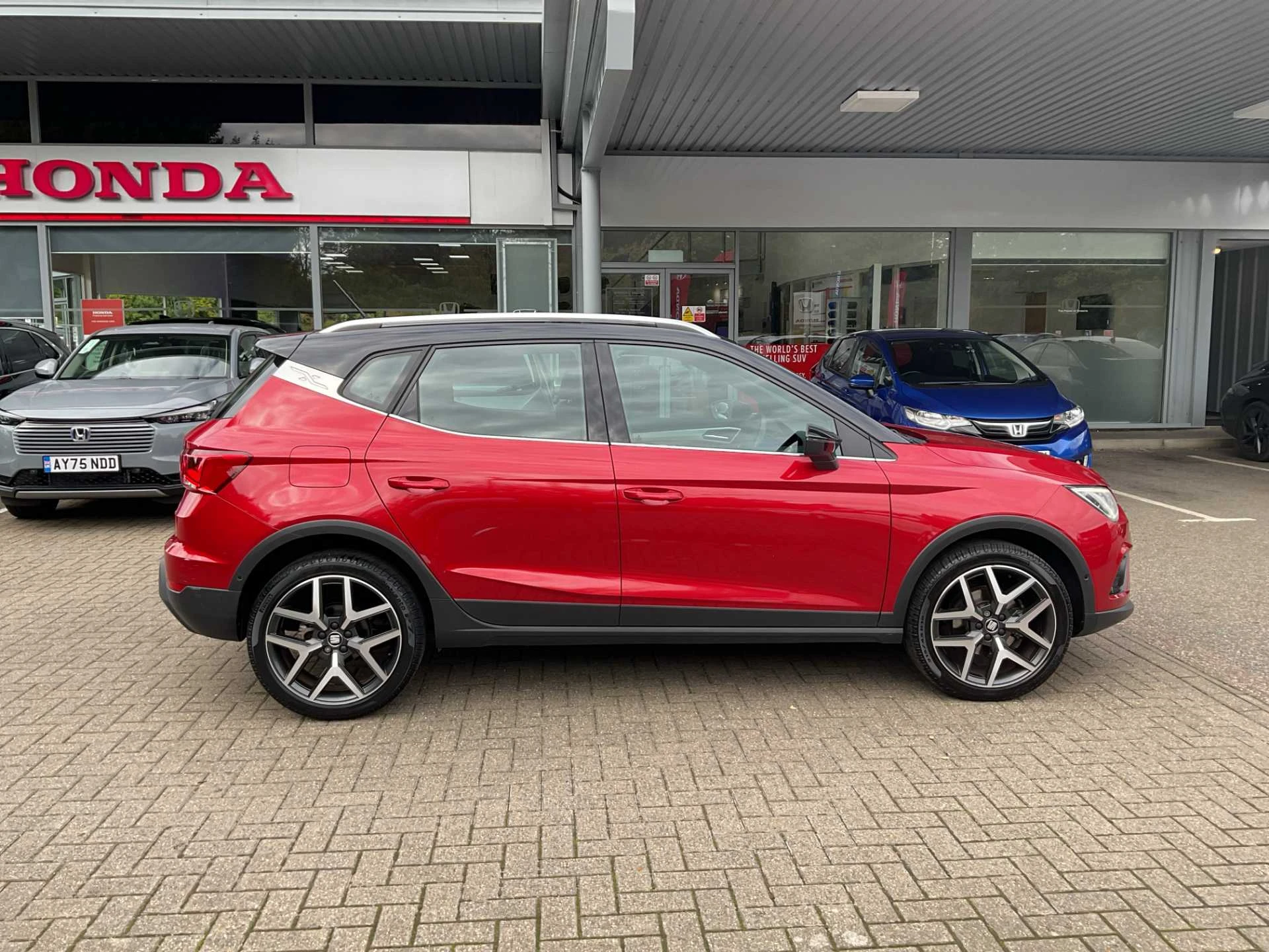 Vehicle image 5