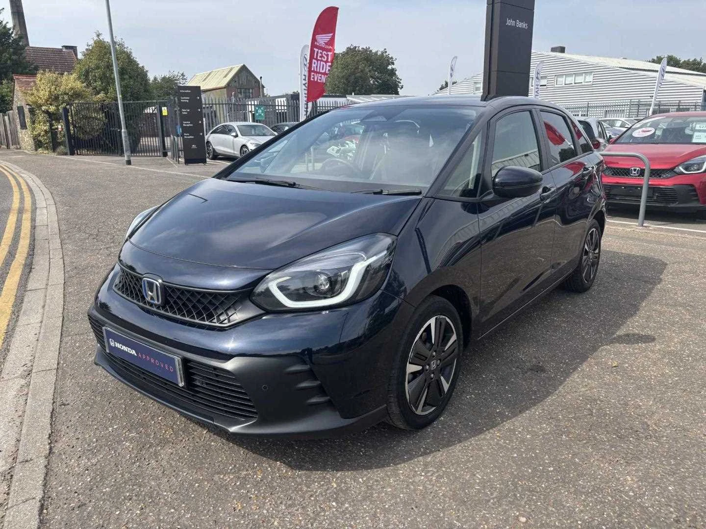 Vehicle image 7