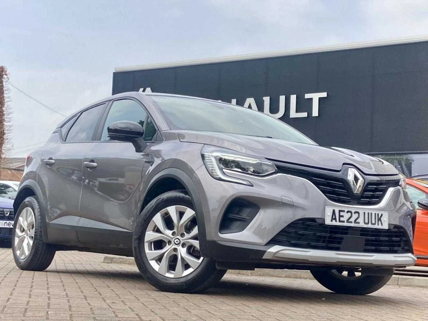 Vehicle image 3