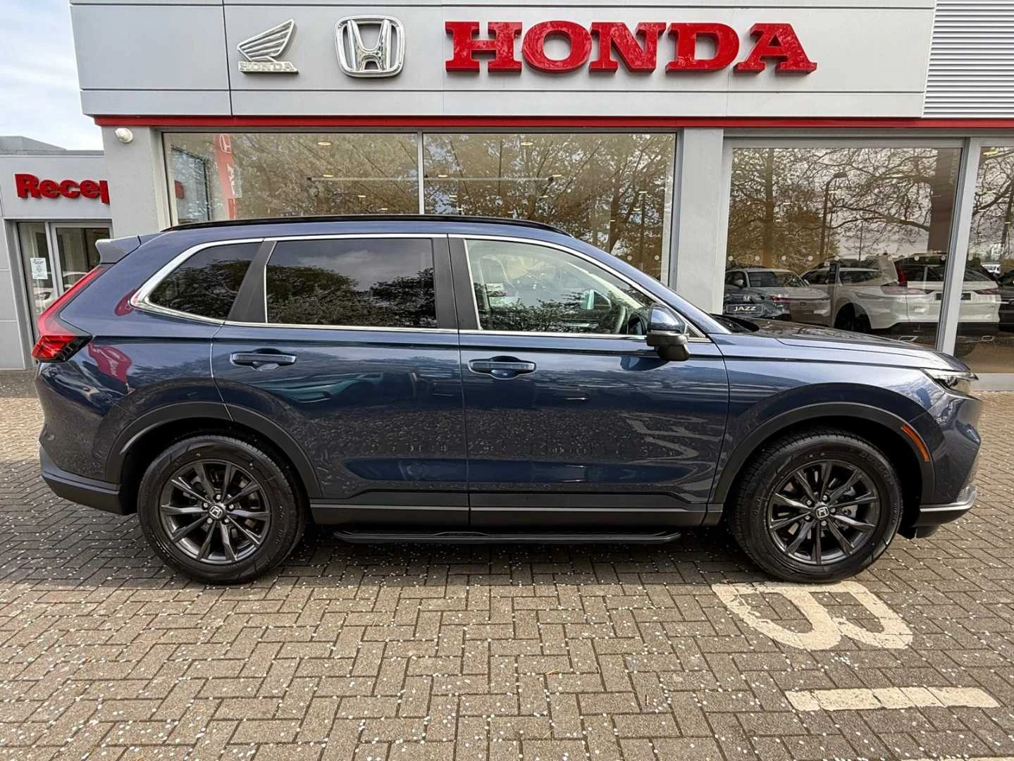 Vehicle image 5