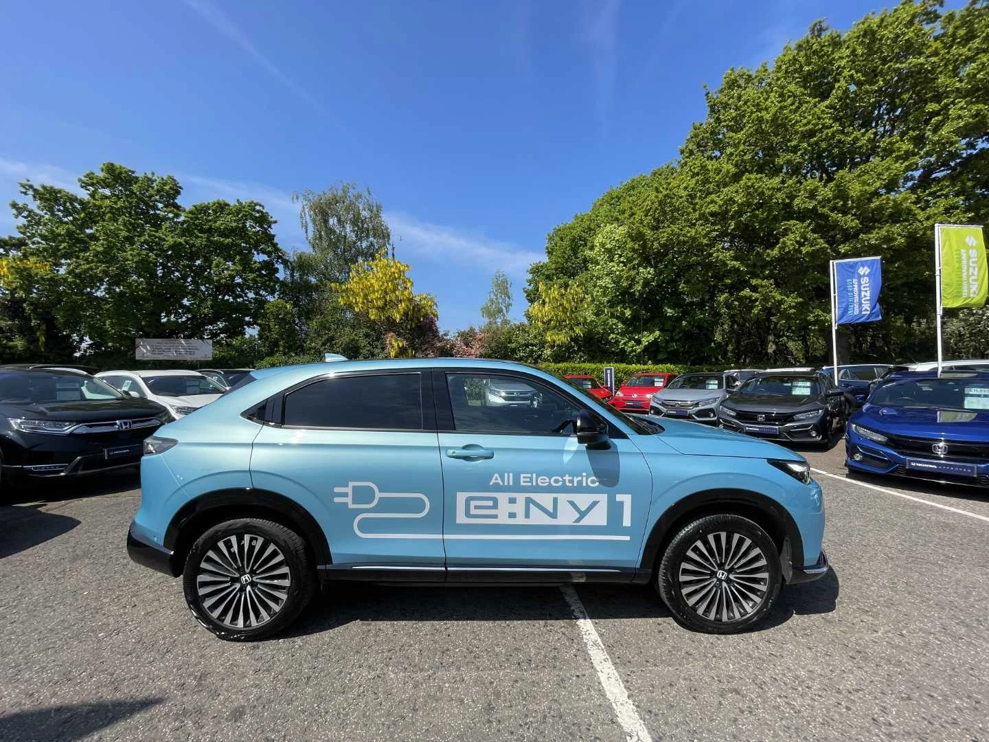 Vehicle image 5