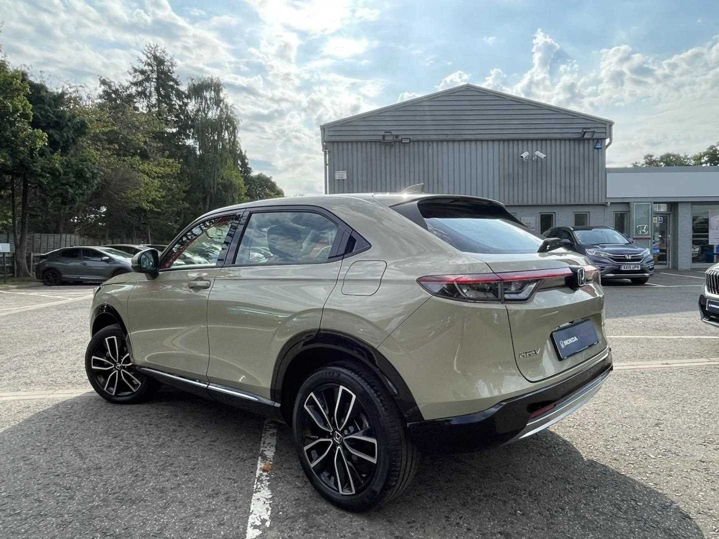 Vehicle image 3