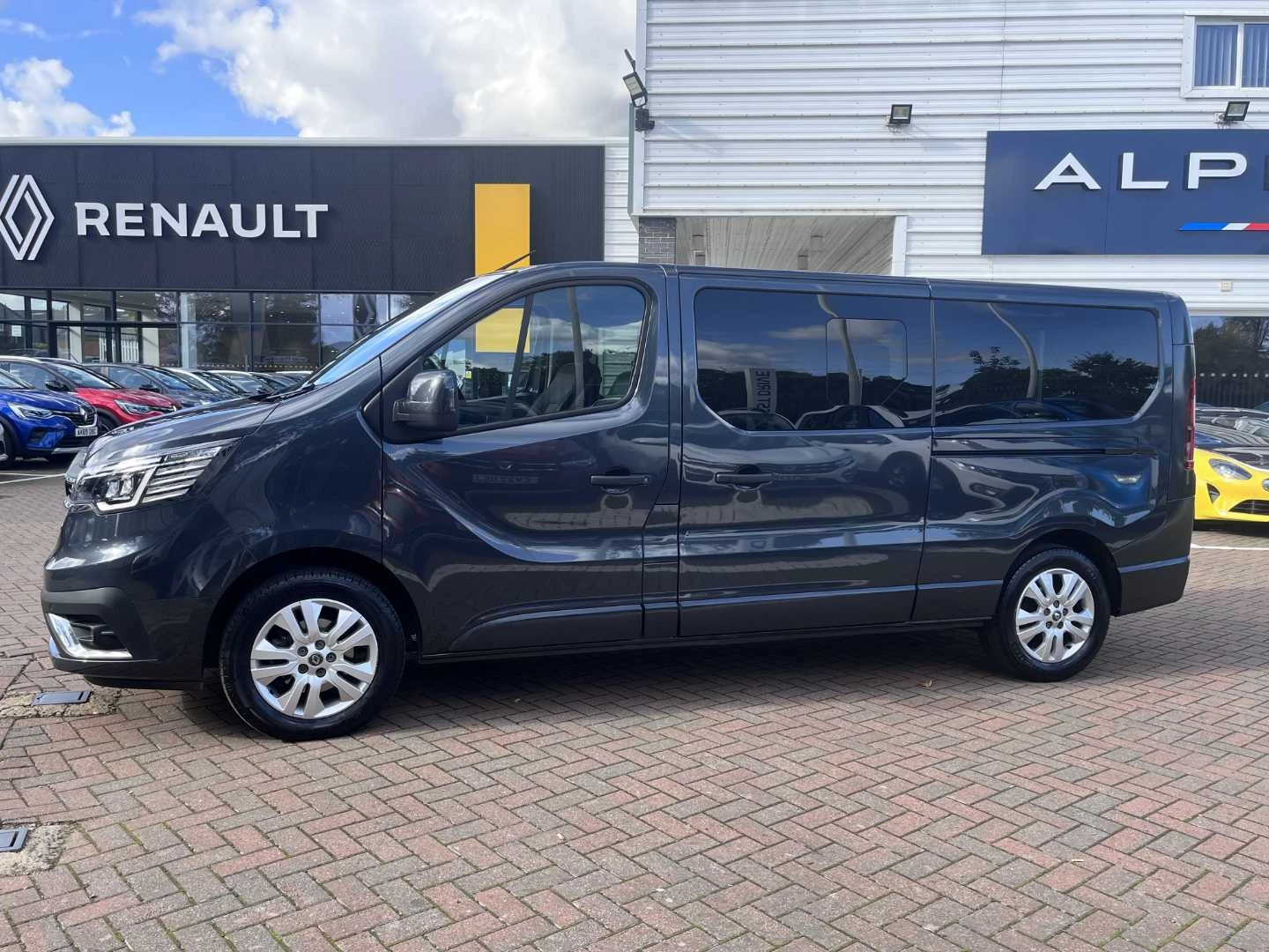 Vehicle image 4