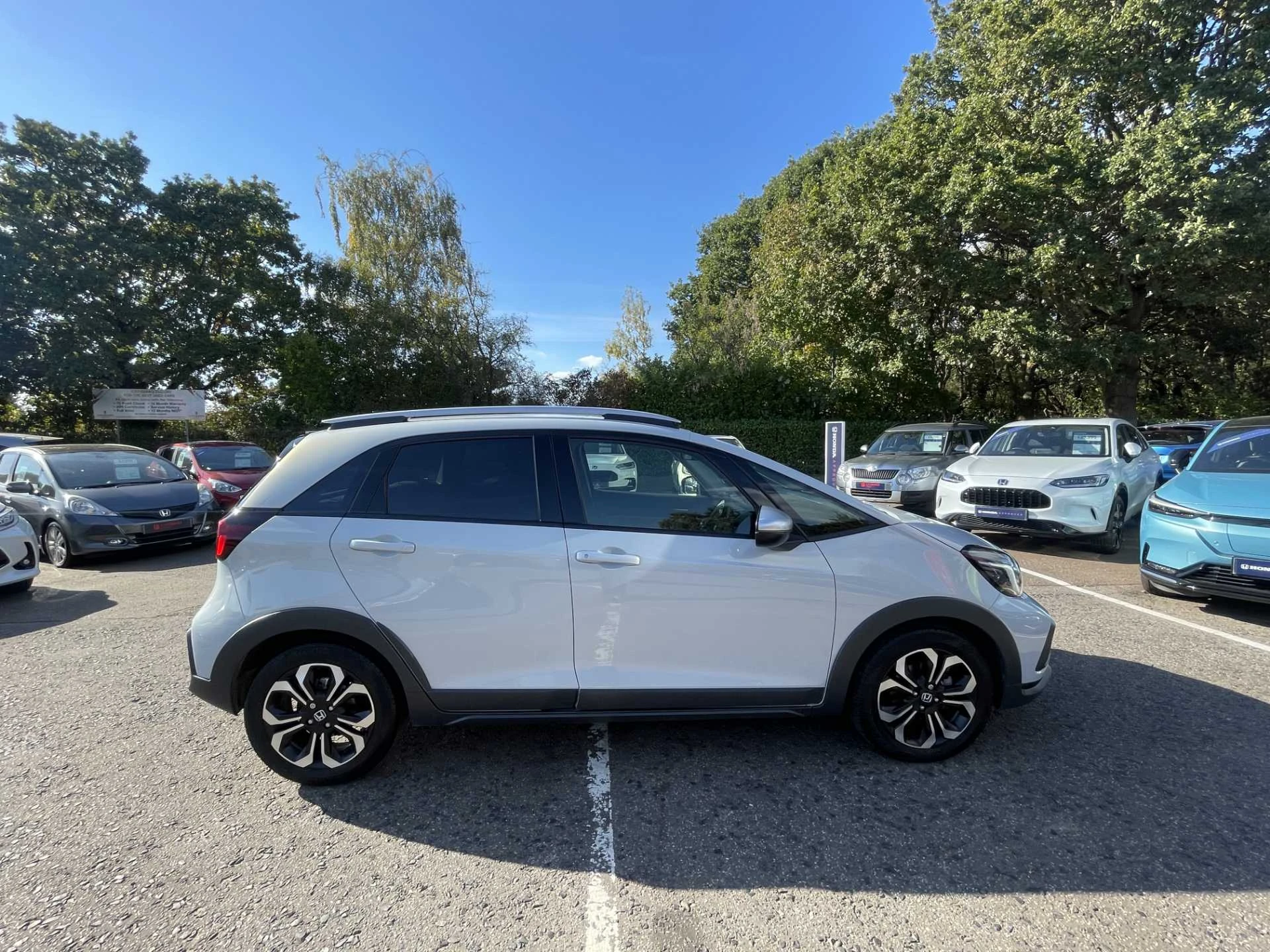 Vehicle image 5