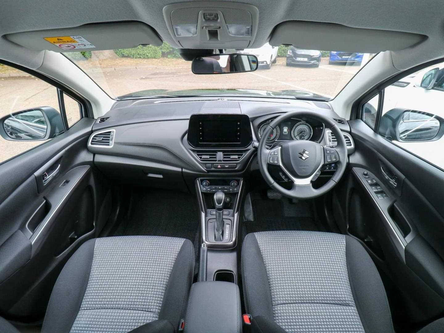 Vehicle image 4