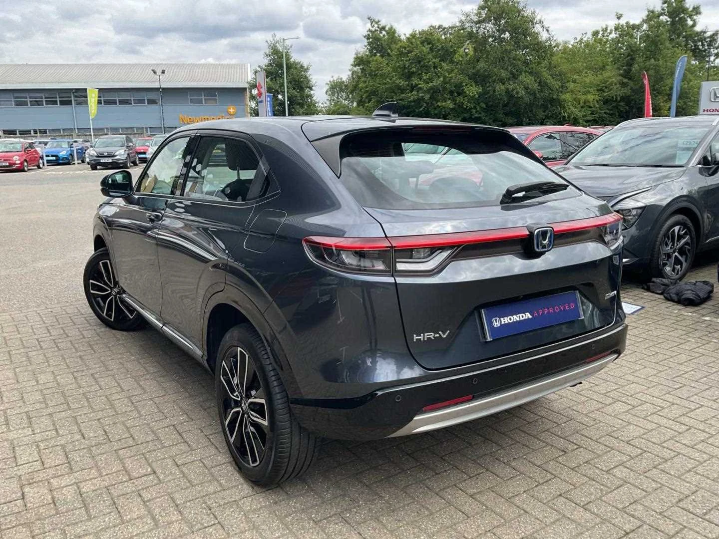 Vehicle image 3