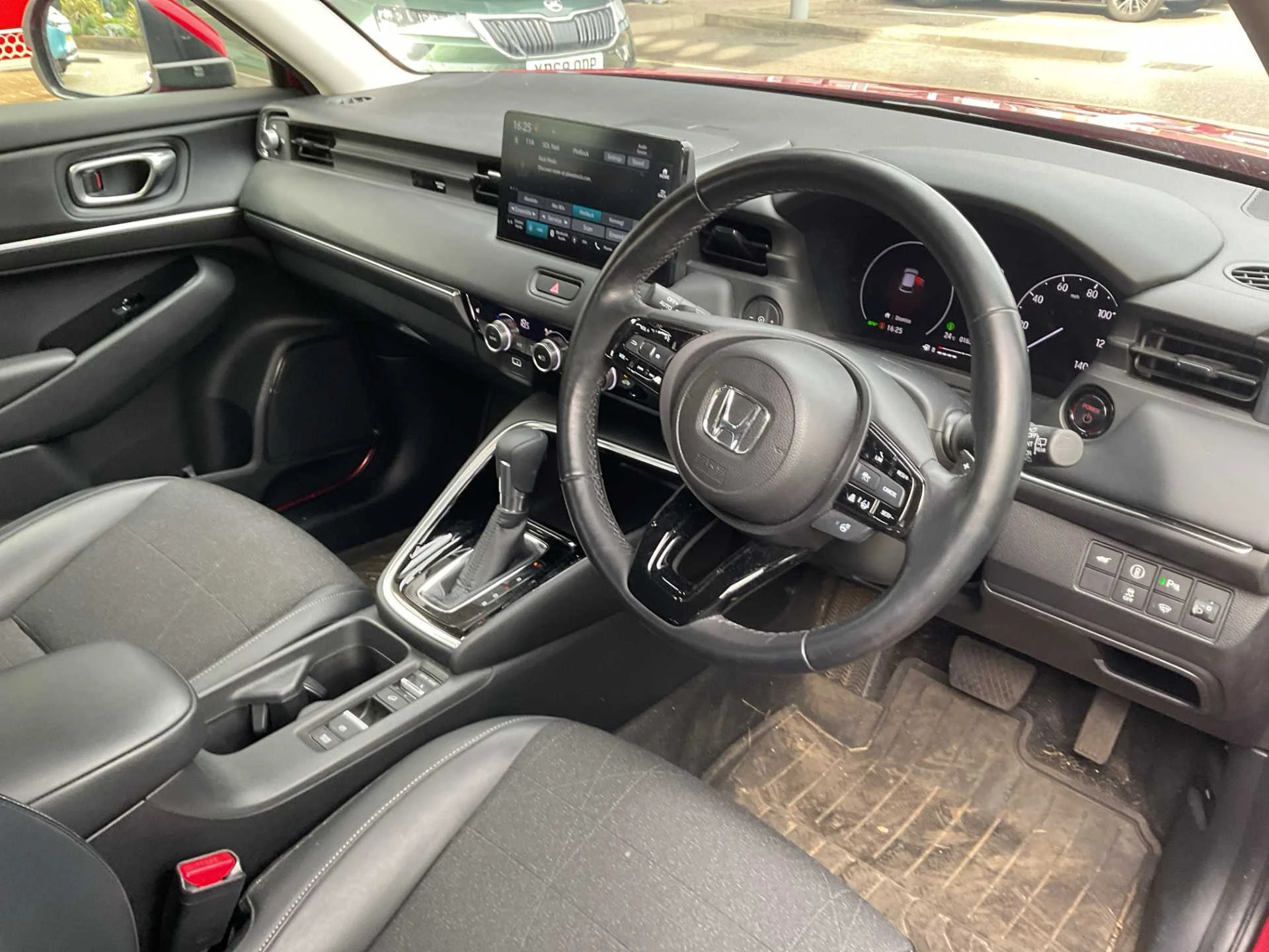 Vehicle image 4