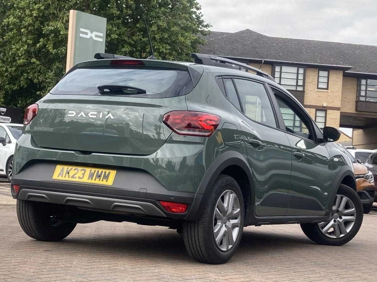 Vehicle image 6