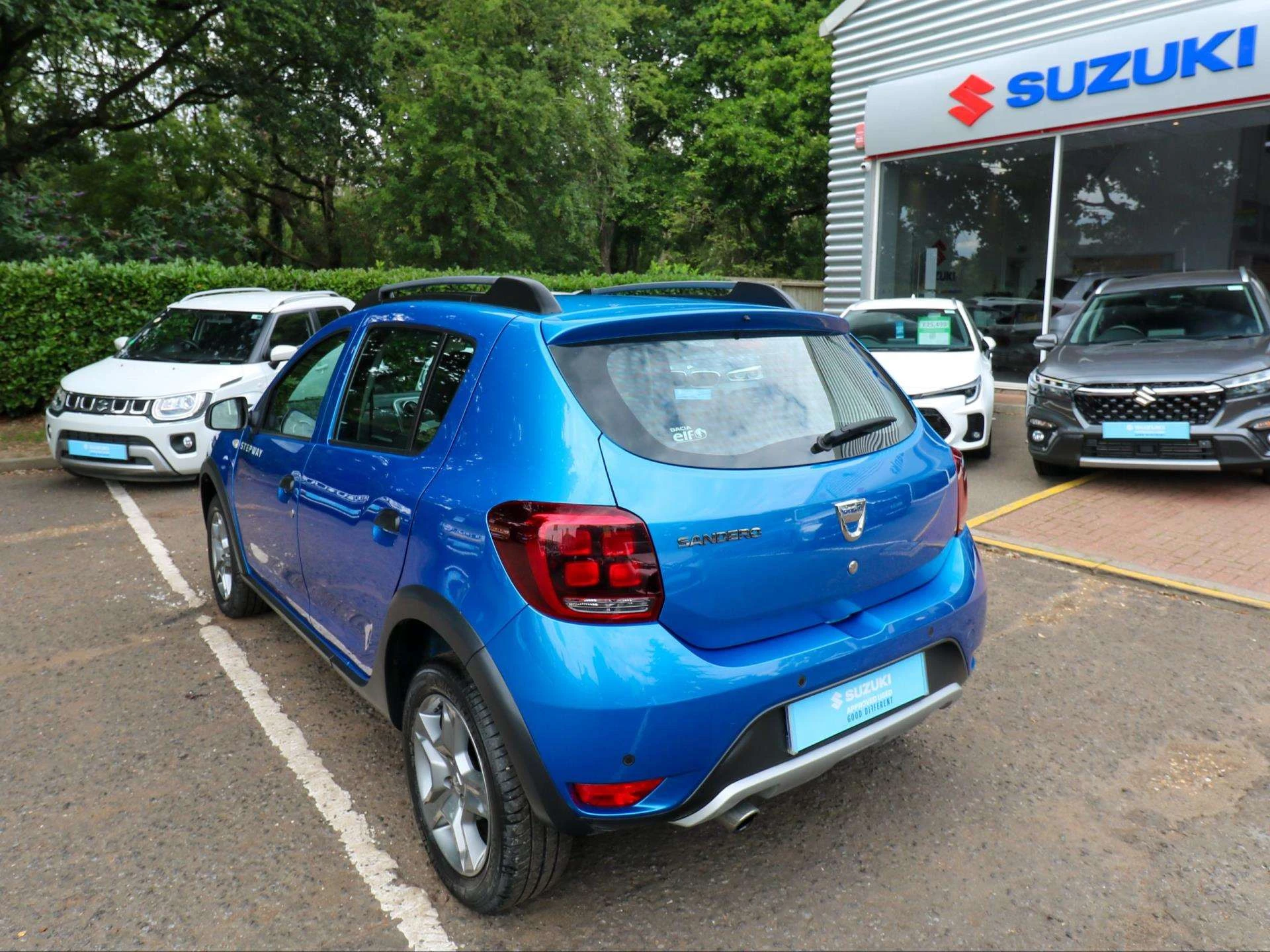 Vehicle image 3