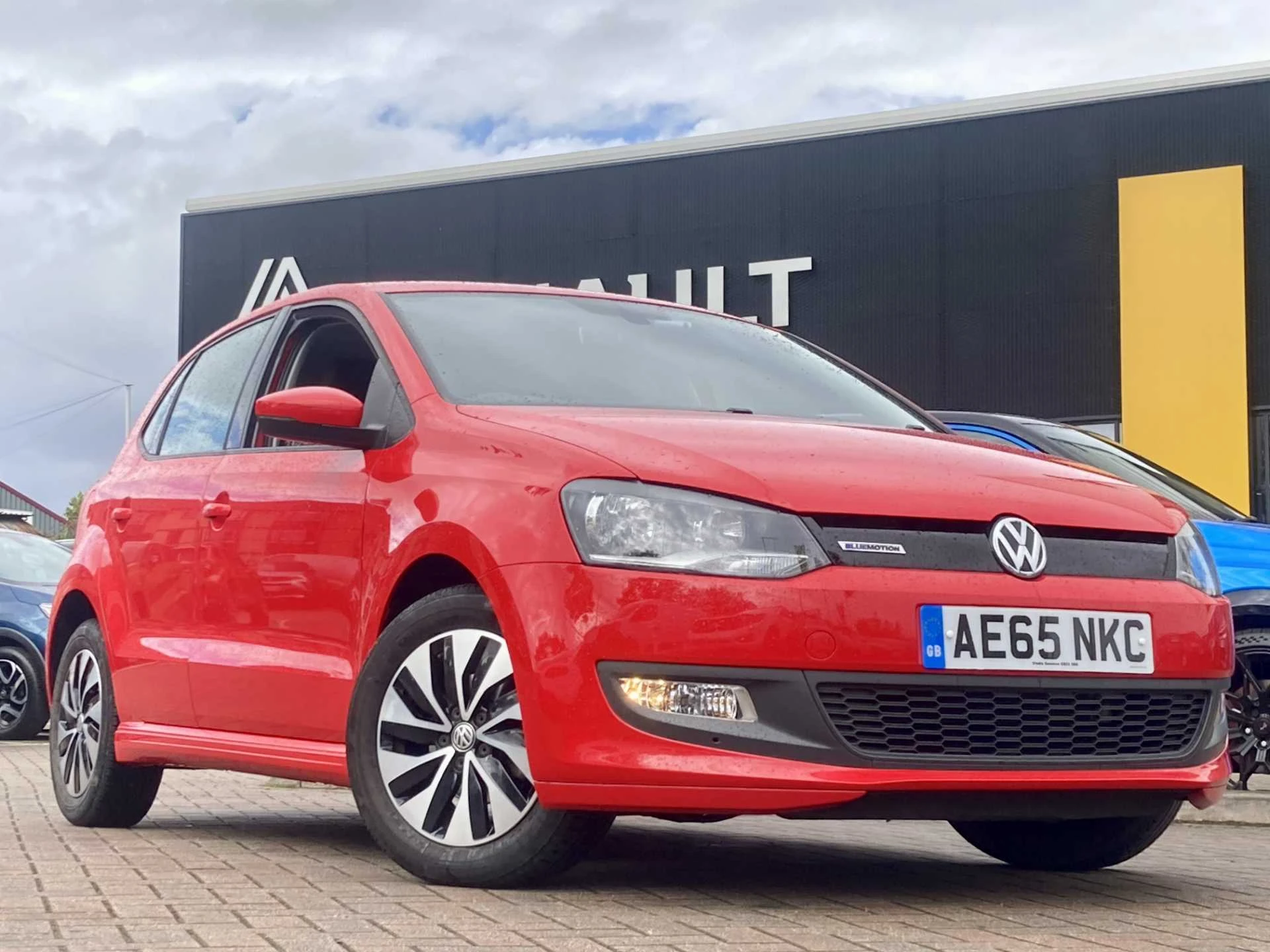Vehicle image 3