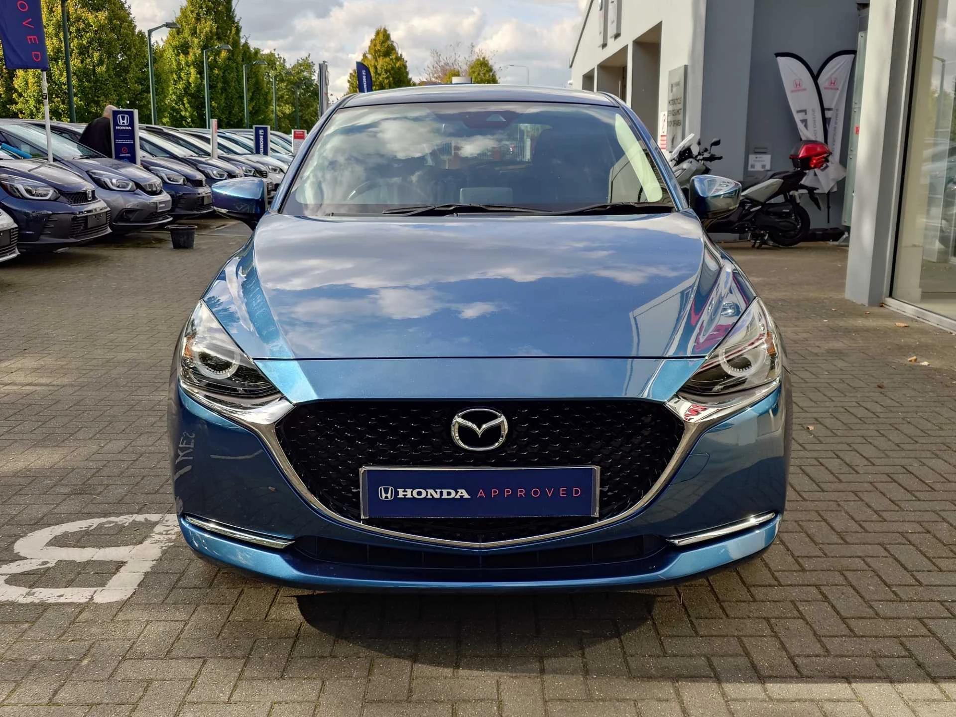 Vehicle image 6