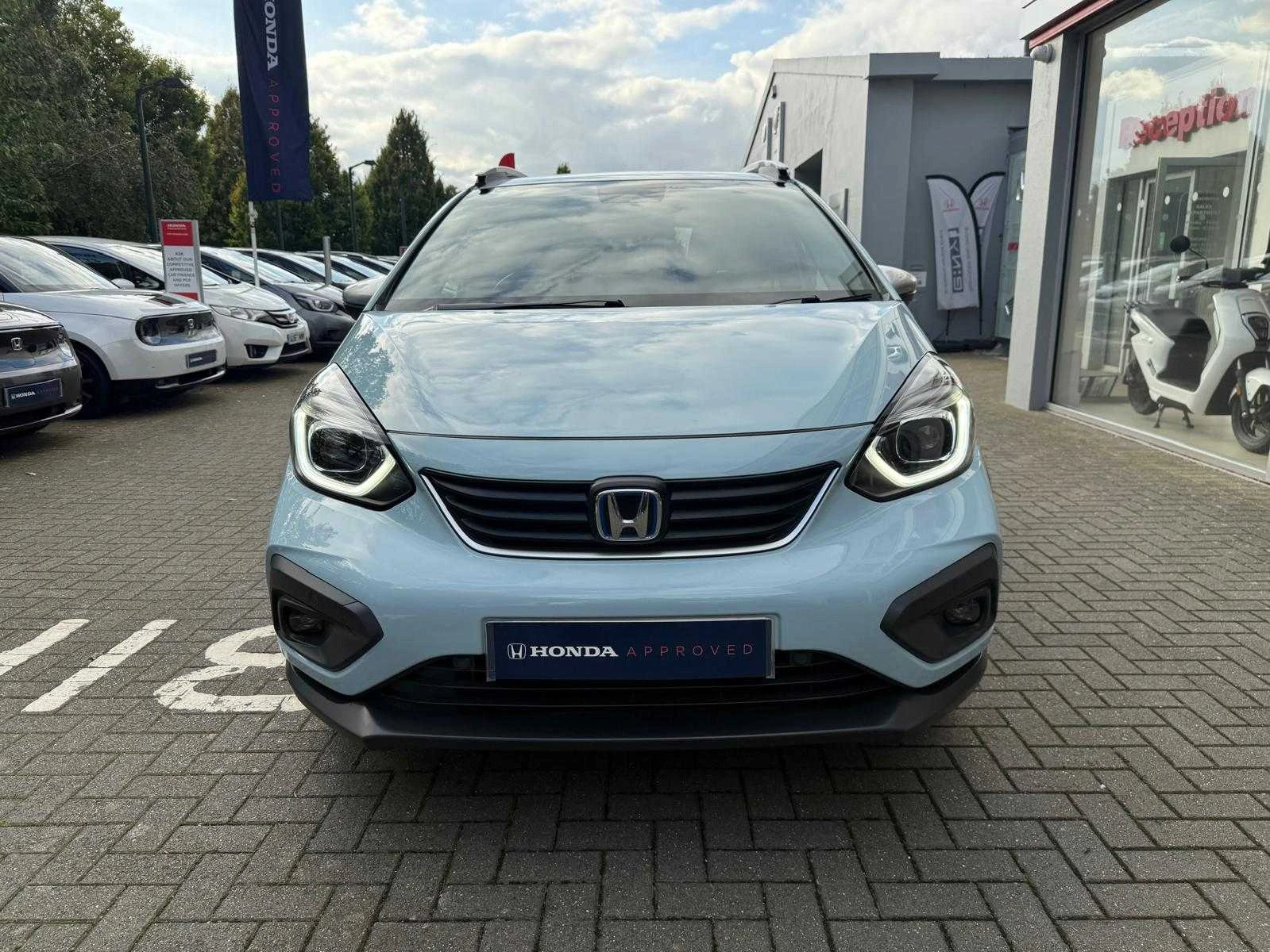 Vehicle image 6