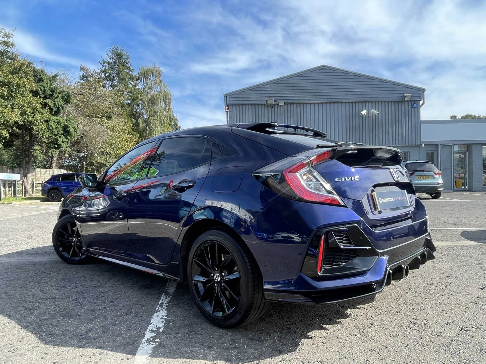Vehicle image 3