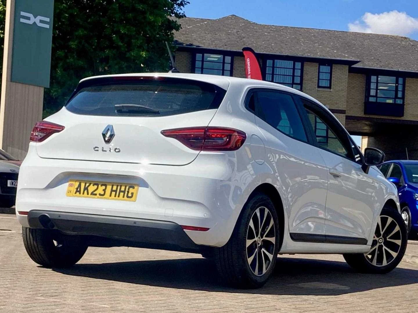 Vehicle image 6