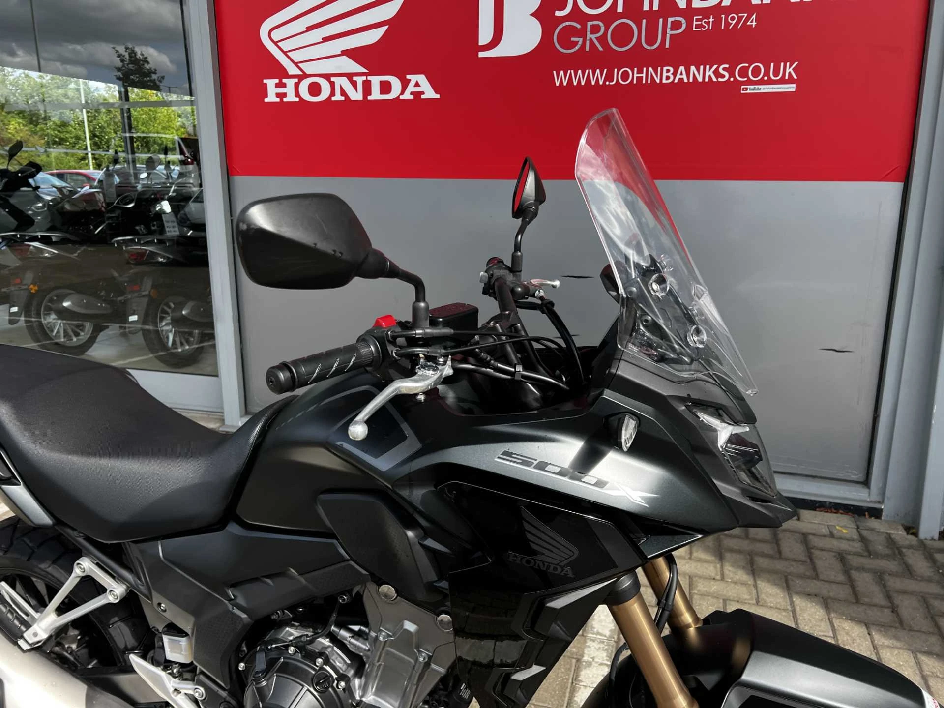 Vehicle image 5