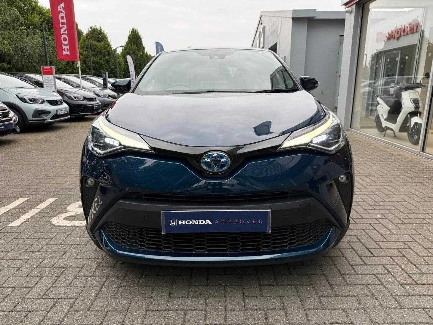Vehicle image 6