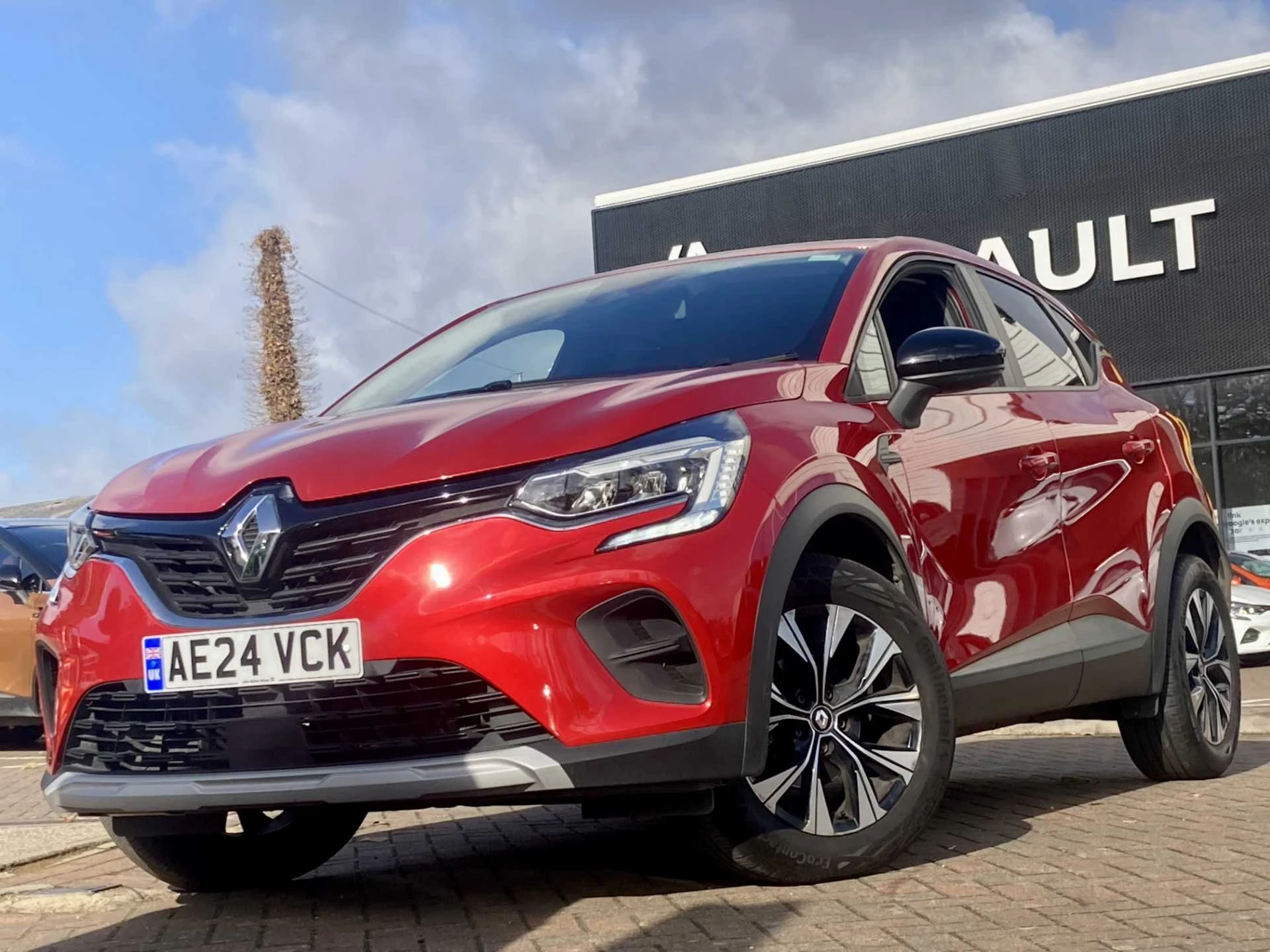 Vehicle image 6