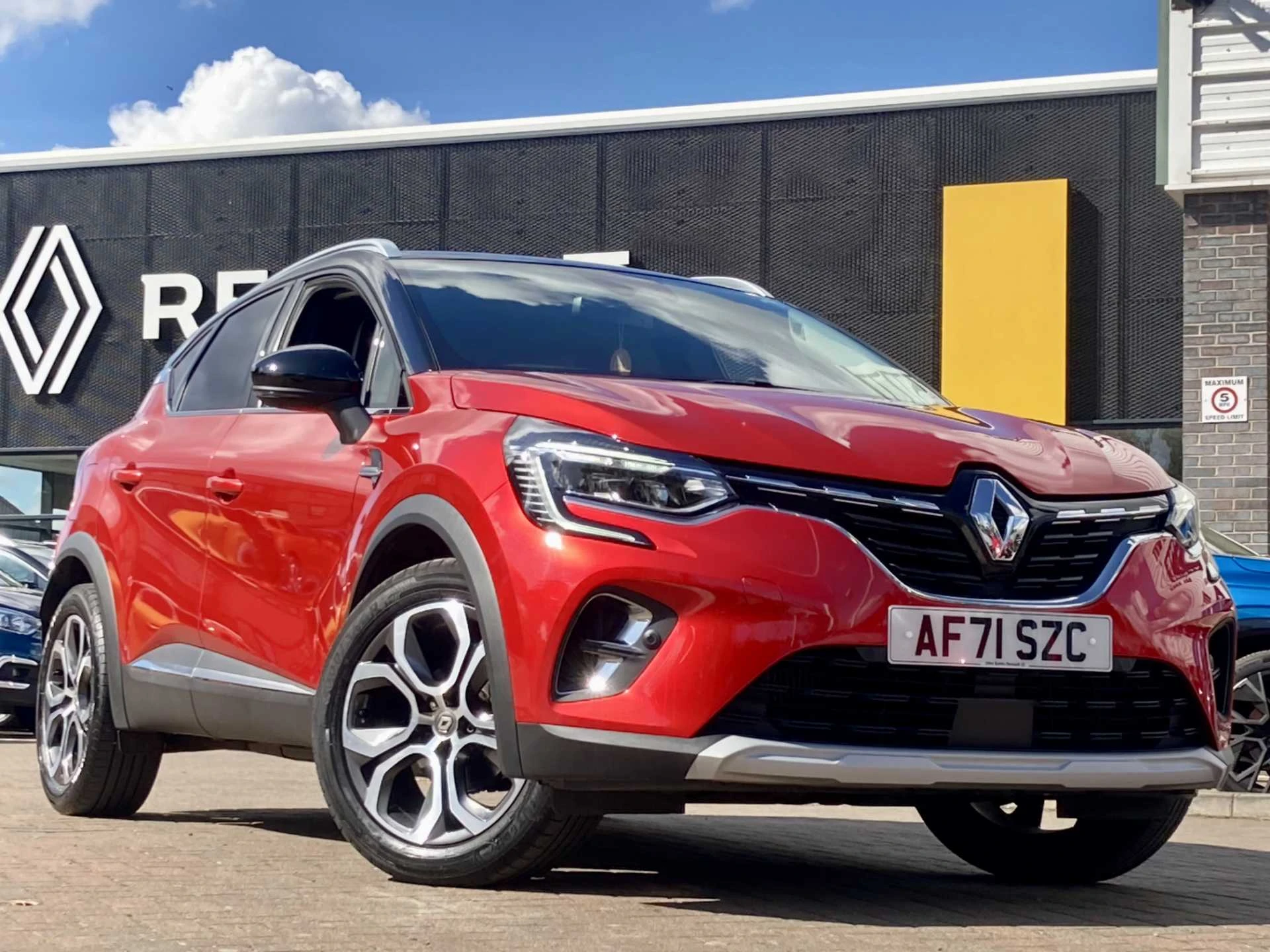Vehicle image 3