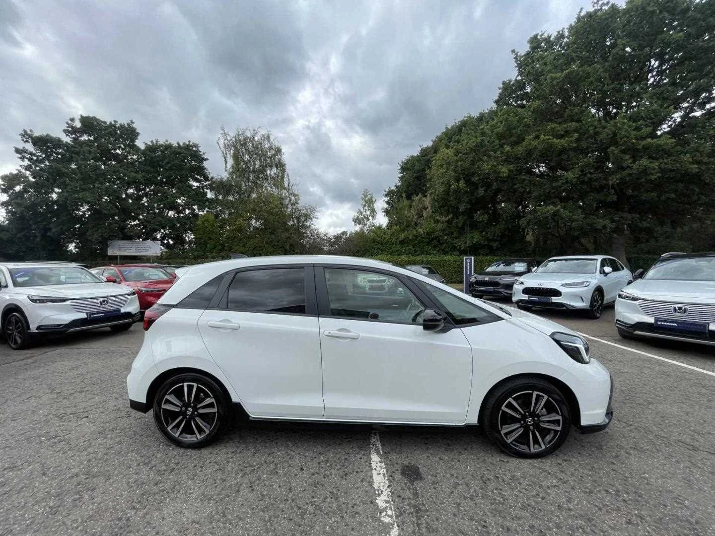Vehicle image 5