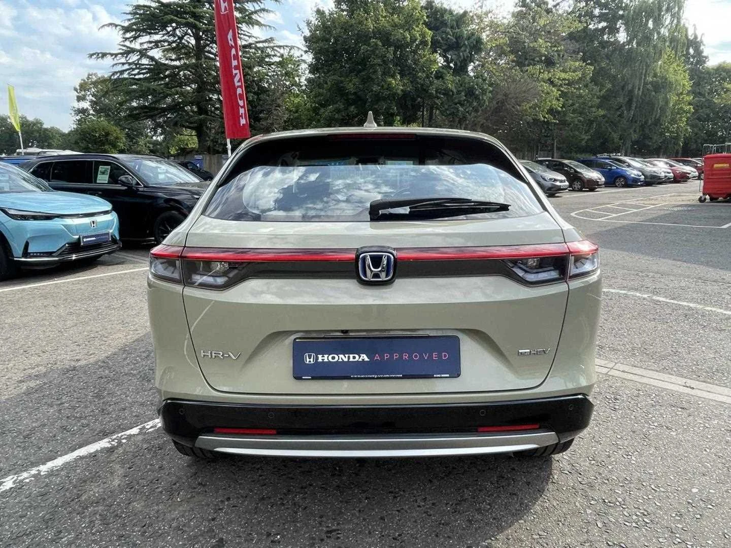 Vehicle image 7