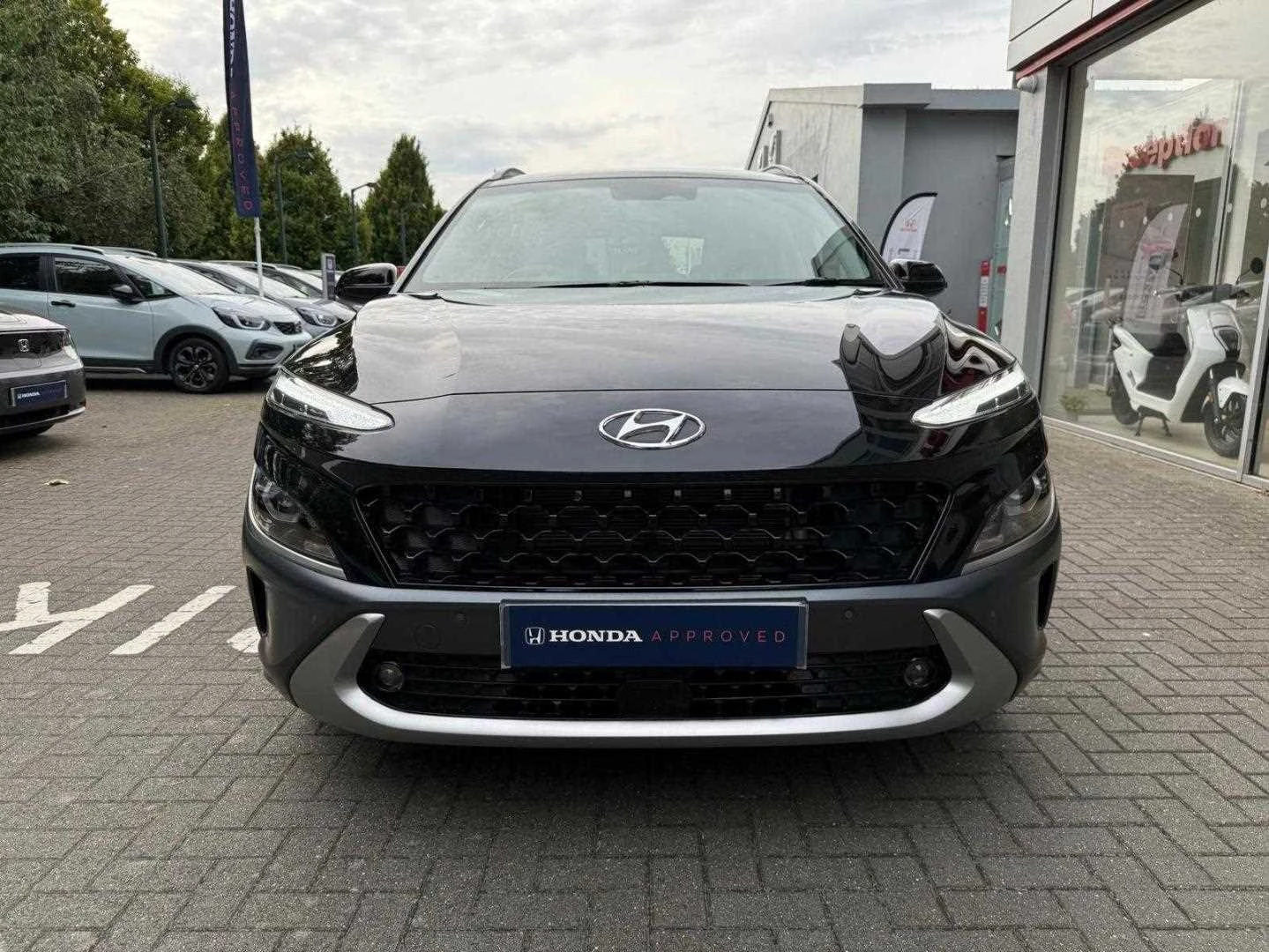 Vehicle image 6