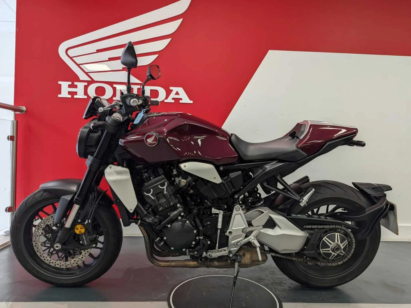 Vehicle image 6