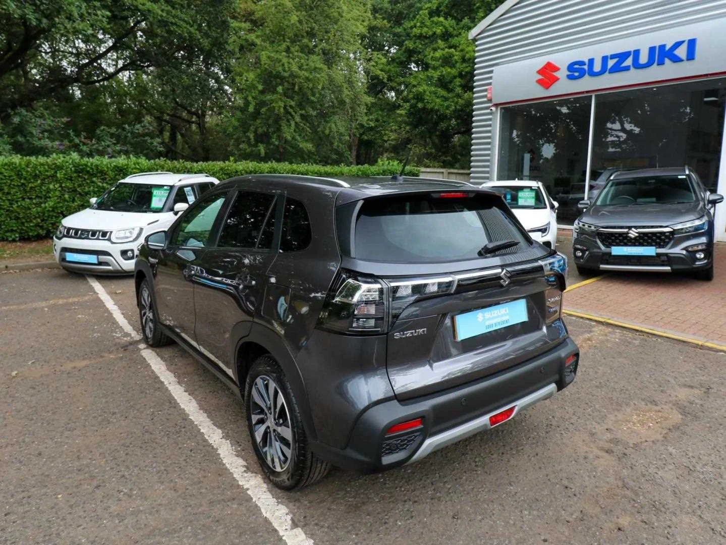 Vehicle image 3