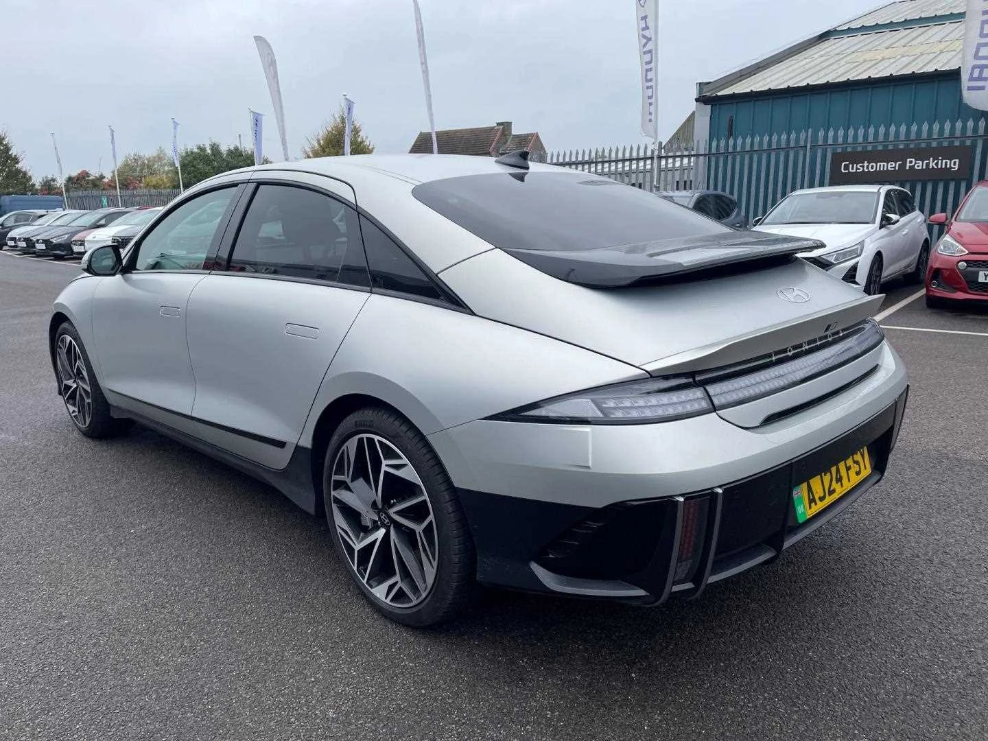 Vehicle image 5