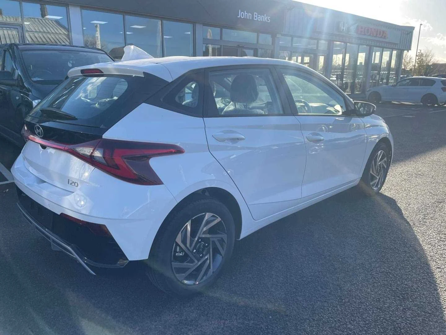 Vehicle image 6
