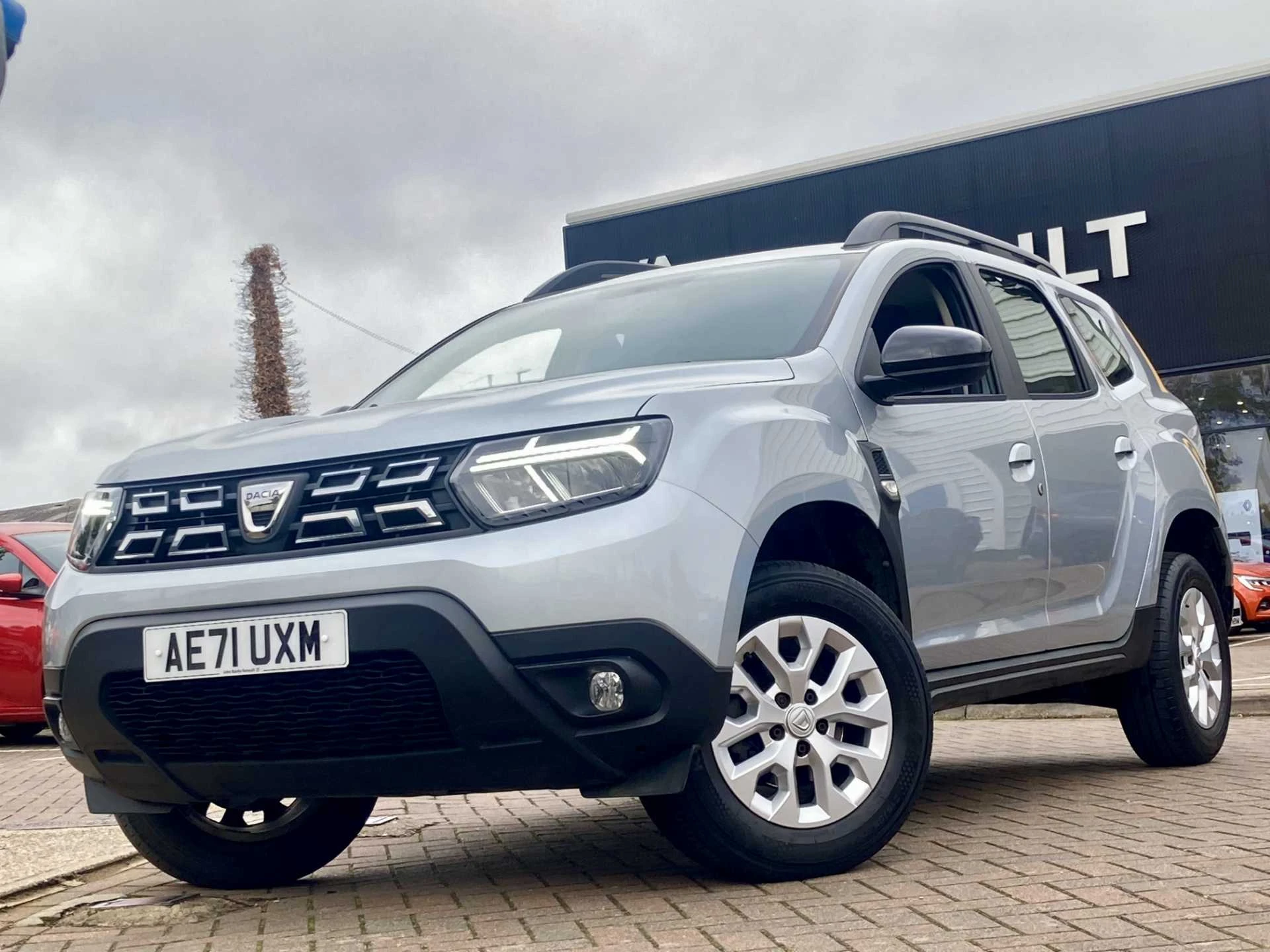 Vehicle image 5