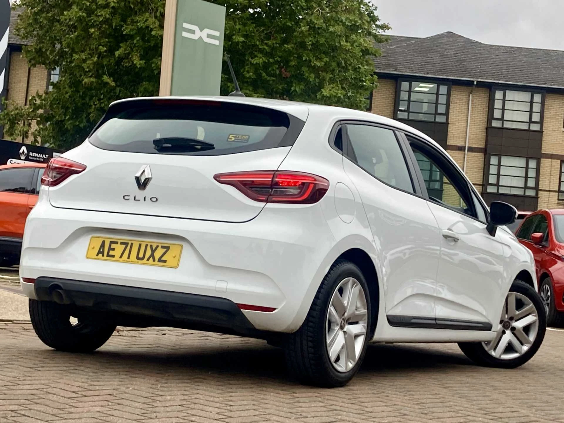 Vehicle image 6